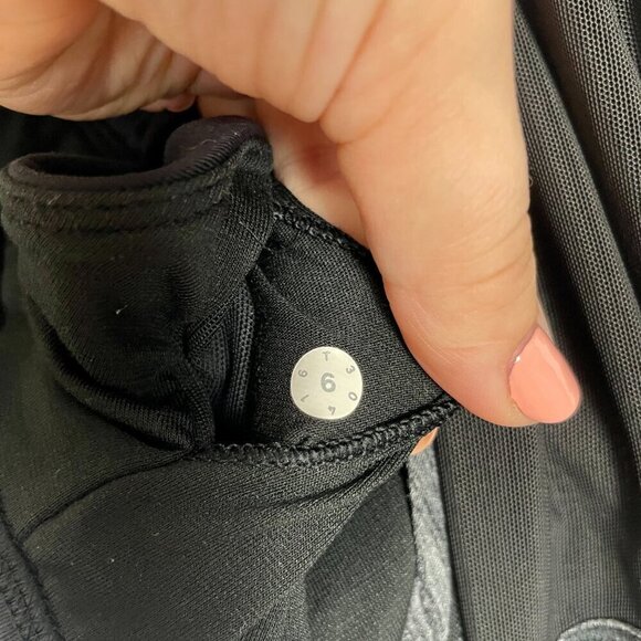 Lululemon Sz: 6 Heather Grey Bra and Swing Tank Combo - Picture 2 of 7